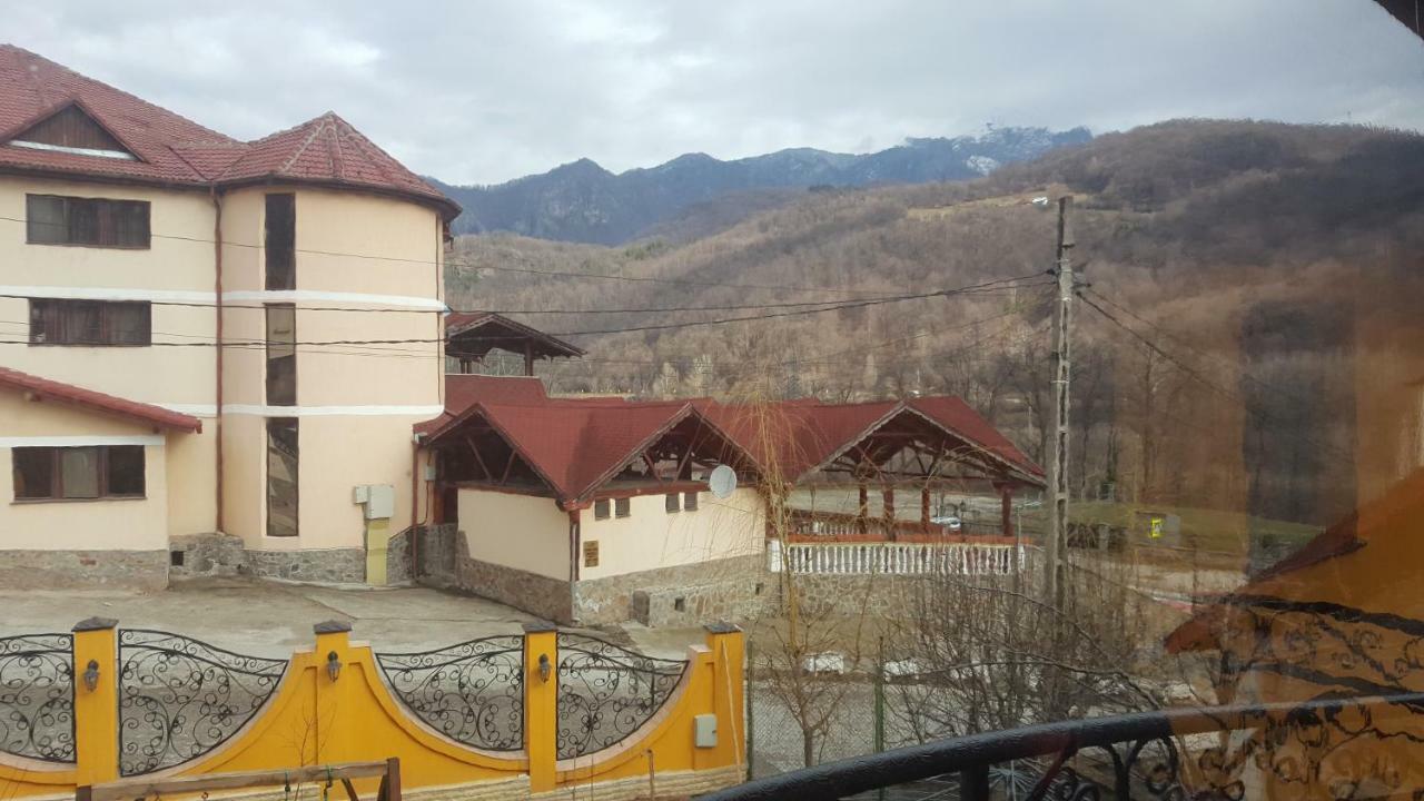 Отель Casa Dodoc Качулата Экстерьер фото